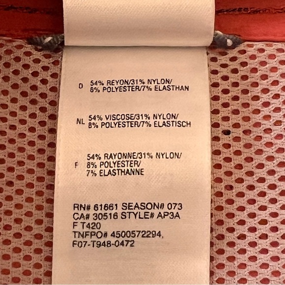 The North Face Women’s shirt size medium - Picture 8 of 11